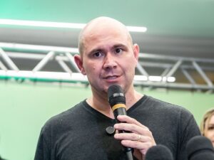 “Meu foco é tapar buraco”: Abilio recua de debate eleitoral e foca na gestão de Cuiabá