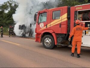 Fim de semana marcado por incêndios em veículos em rodovias e áreas urbanas de Mato Grosso