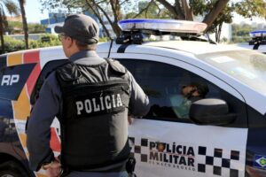 Invasão e agressão: Mulher é presa em Alta Floresta após agredir atual companheira de seu ex-marido